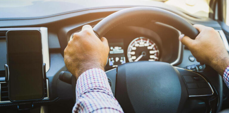 Conducteur au volant